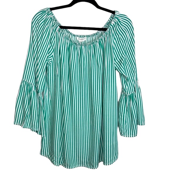 beachlunchlounge Tops - ❤️ Beach lunch lounge top.